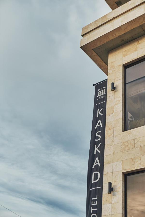Готельно-Ресторанний Комплекс Каскад Carcóvia Exterior foto